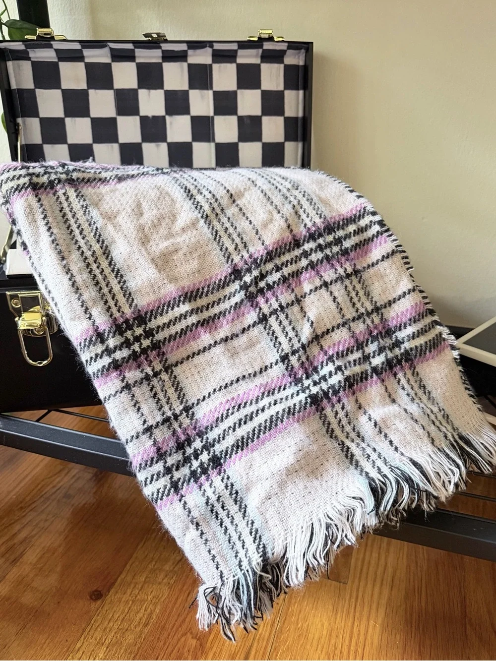 Steve Madden Reversible Plaid Blanket Scarf Pink Black Cream